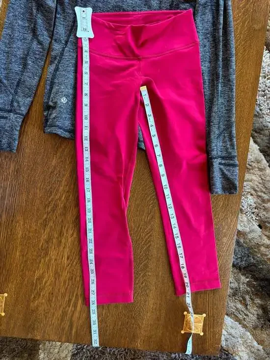 Lululemon Set: Run: Swiftly 1/2 Zip(6) & Cropped High-Rise Leggings (Size 2) - Picture 8 of 10